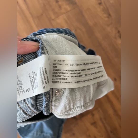 Abercrombie & Fitch High Rise Mom Jean 29/8 Light Distressing EUC 29 8 - Picture 11 of 13